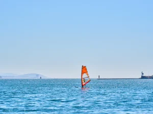 Curso de Windsurf en la Ría de Vigo, Galicia