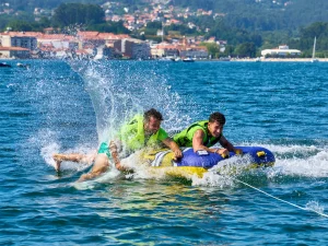 Donut Boat en la Ría de Pontevedra, Galicia