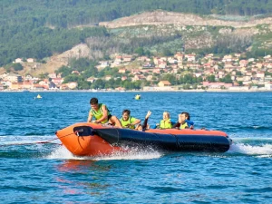 Banana Boat en la Ría de Vigo, Galicia