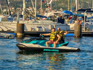 BONO REGALO: Ruta en Moto de Agua en la Ría de Vigo: "Julio Verne" para 2 personas